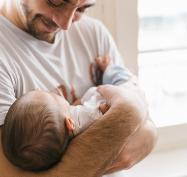 Dads and Baby Care: Why oogiebear is Every Dad's Best Friend